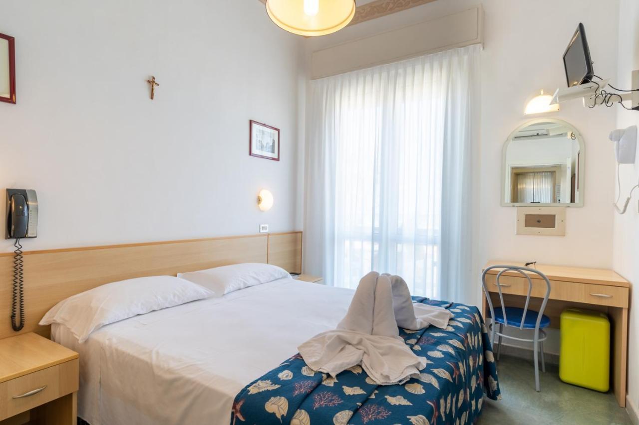 Hotel Milanese Rimini Dış mekan fotoğraf