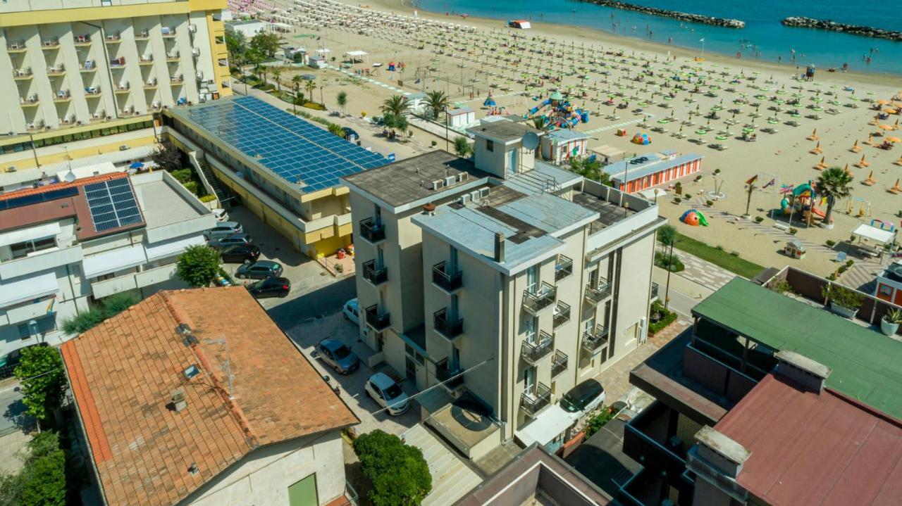 Hotel Milanese Rimini Dış mekan fotoğraf