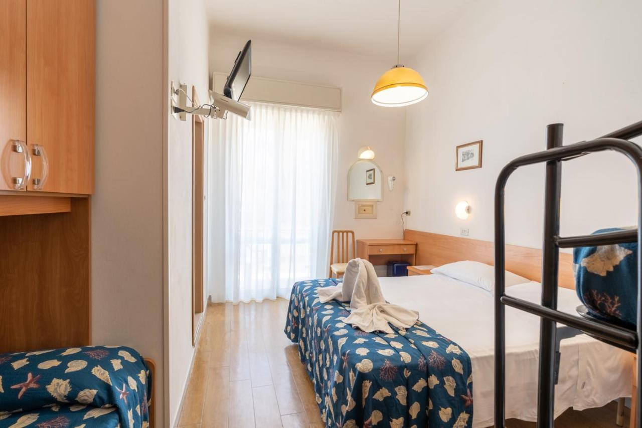 Hotel Milanese Rimini Dış mekan fotoğraf