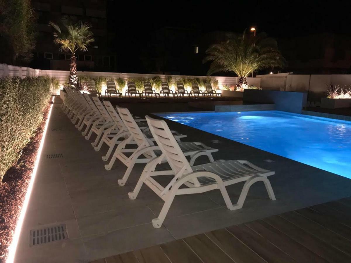 Hotel Milanese Rimini Dış mekan fotoğraf